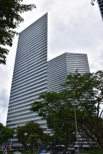 Pots veure edificis de tot tipus passejant per Singapur